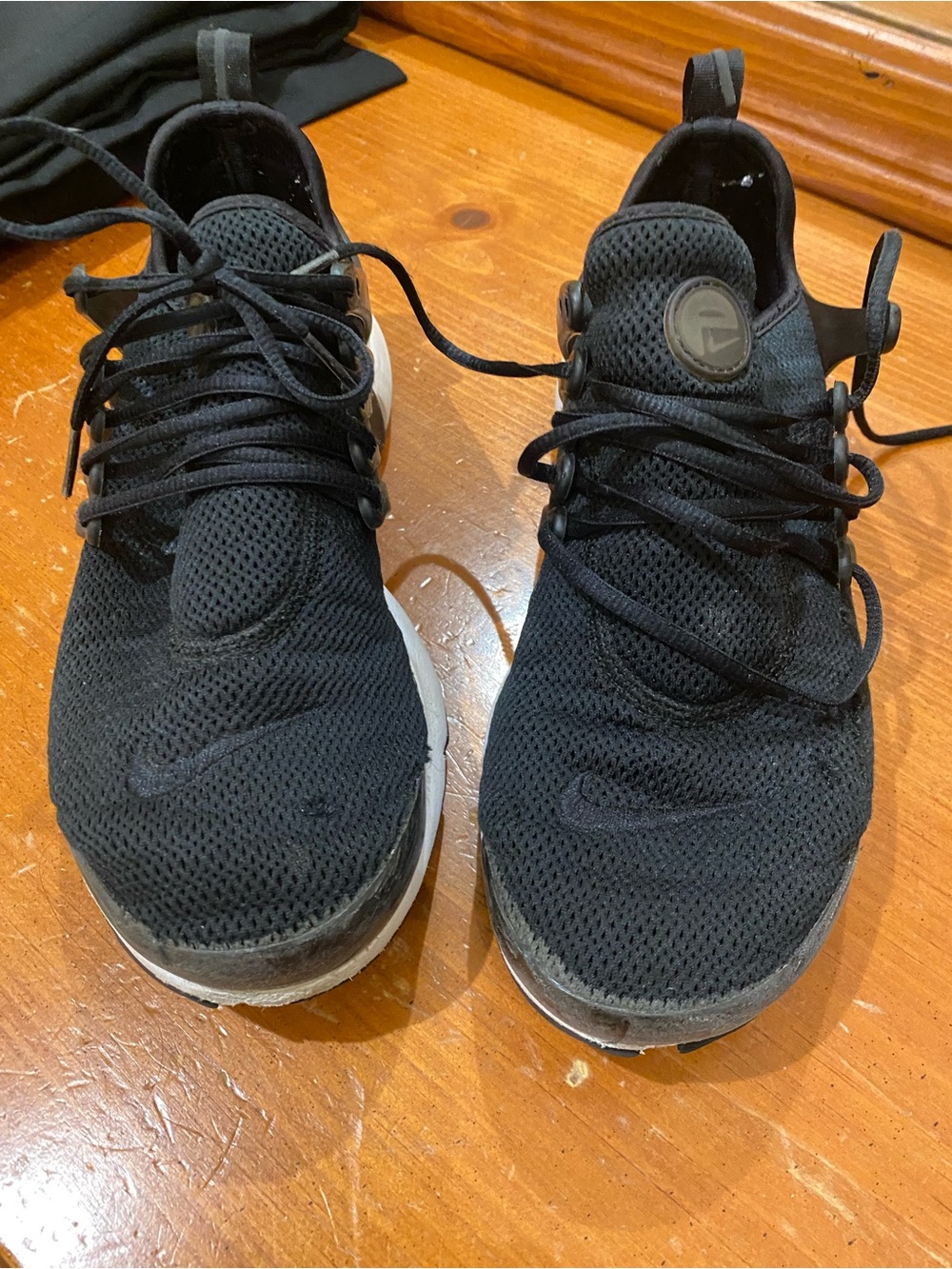 Nike Presto Women’s Black Mesh Lace-Up Sneakers